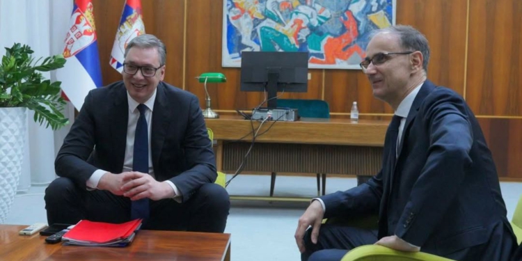 Vuçiç mandaton një doktor për të formuar qeverinë e re serbe: E presin detyra të vështira