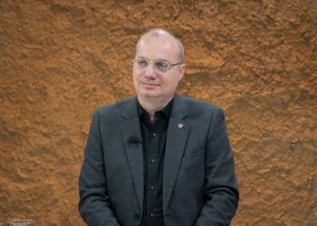 “Kam punuar gazetar”, ministri Igli Hasani rrëfen intervistën me Edi Ramën