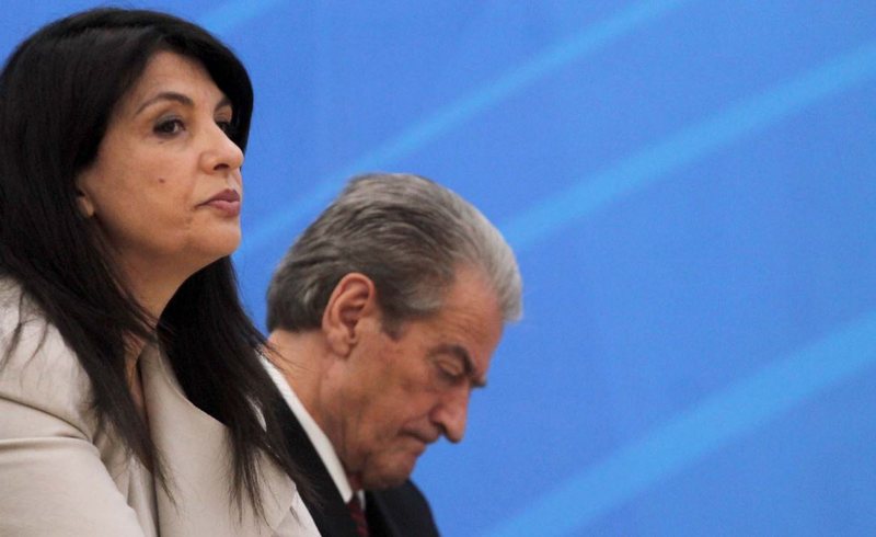 Kontradiktat e Berishës: Mbronte Jozefina Topallin kur kandidonte kundër PD në 2021-shin, ndërsa sot cilëson si “në shërbim të Ramës” ata që nuk futen te lista e tij dhe e Metës    