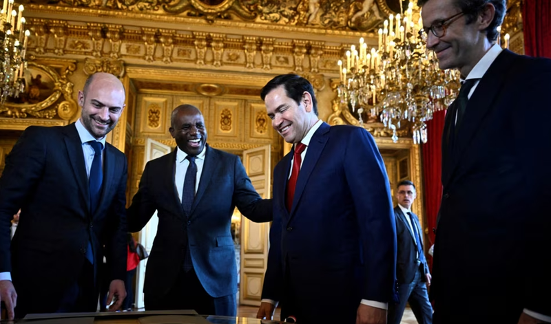 Diplomatët u tërhoqën në çastet e fundit, shtyhen bisedimet në Londër për paqe në Ukrainë 