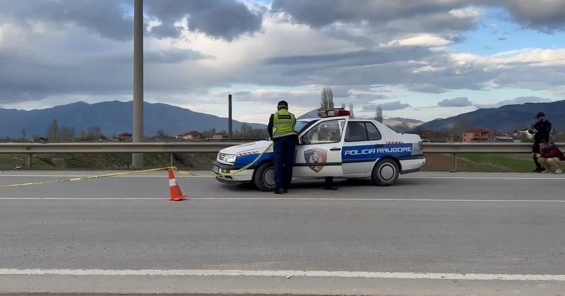 Makina përplas këmbësoren në Pogradec, gruaja në gjendje të rëndë