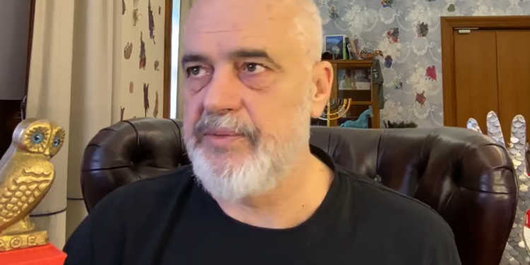 “Po na vjen sherifi, bujrum”- Rama ironizon LaCivitan e Berishës: Turistë që marrin para!