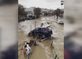 Stuhitë godasin Greqinë, përmbytje të mëdha në ishullin Paros, Kaos në Kretë