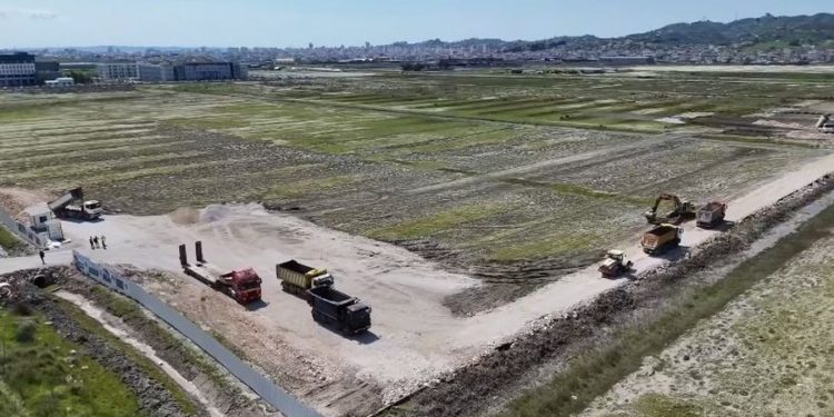 Vijon puna për ndërtimin e Akademisë së Futbollit Dyrrah City, Rama ndan pamjet nga punimet