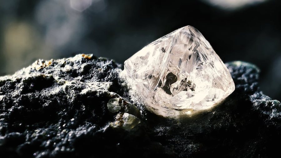 Kur fatin ta vjedhin! Dy të rinj gjetën diamantin 6,5 milionë dollarë, por…
