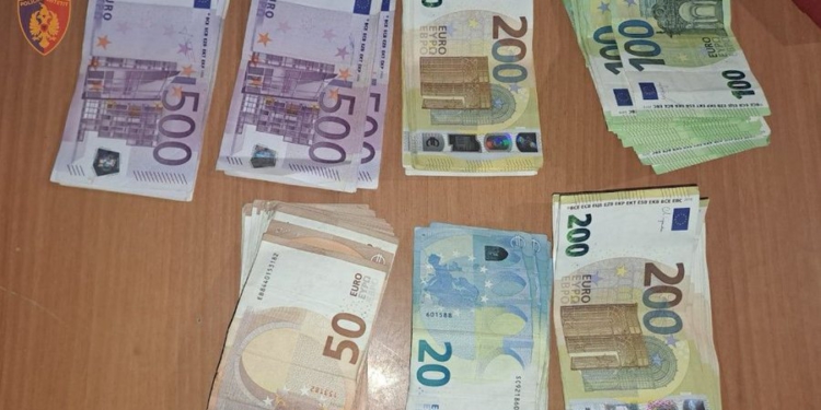 Po fuste në Shqipëri 26.000 euro, ndalohet në Morinë 35-vjeçari nga Kosova