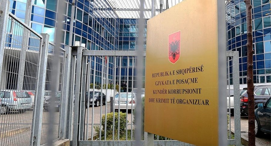 Mashtrim me “call center”, Apeli dërgon për rigjykim çështjen ndaj Erjon Kasmit dhe Xhulian Xhafës