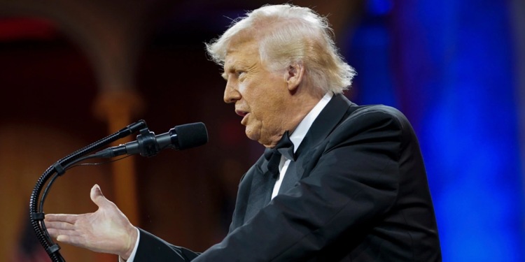 Trump dërgon Emisarin për bisedime me Putinin, kërkon marrëveshje paqeje për Ukrainën