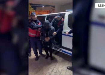 Zbardhet dinamika e konfliktit të djeshëm në Lezhë, dy të arrestuar, katër ende në kërkim