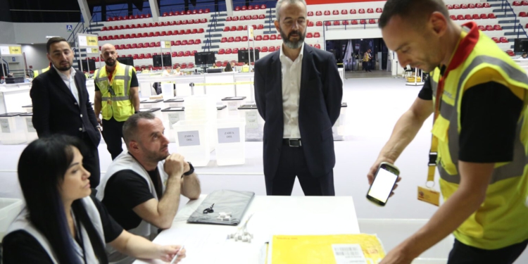 PD, letër zyrtare KQZ-së: Na vini në dispozicion proces-verbalet e zarfeve për diasporën!