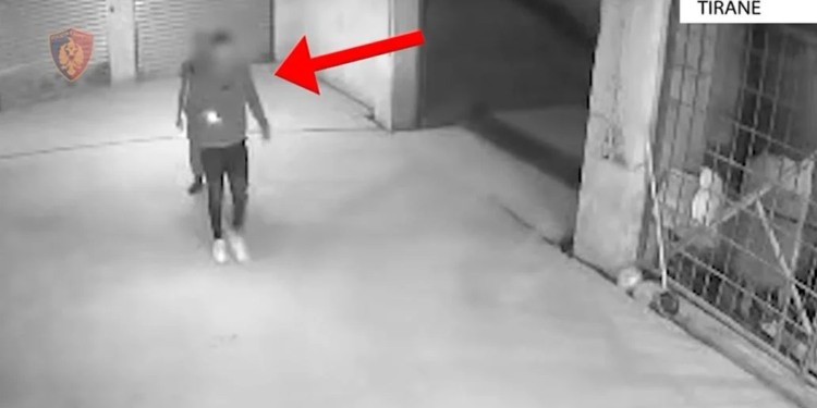 Vodhën makinën nga garazhi/ Arrestohet 20-vjeçari në Tiranë, në kërkim bashkëpunëtori
