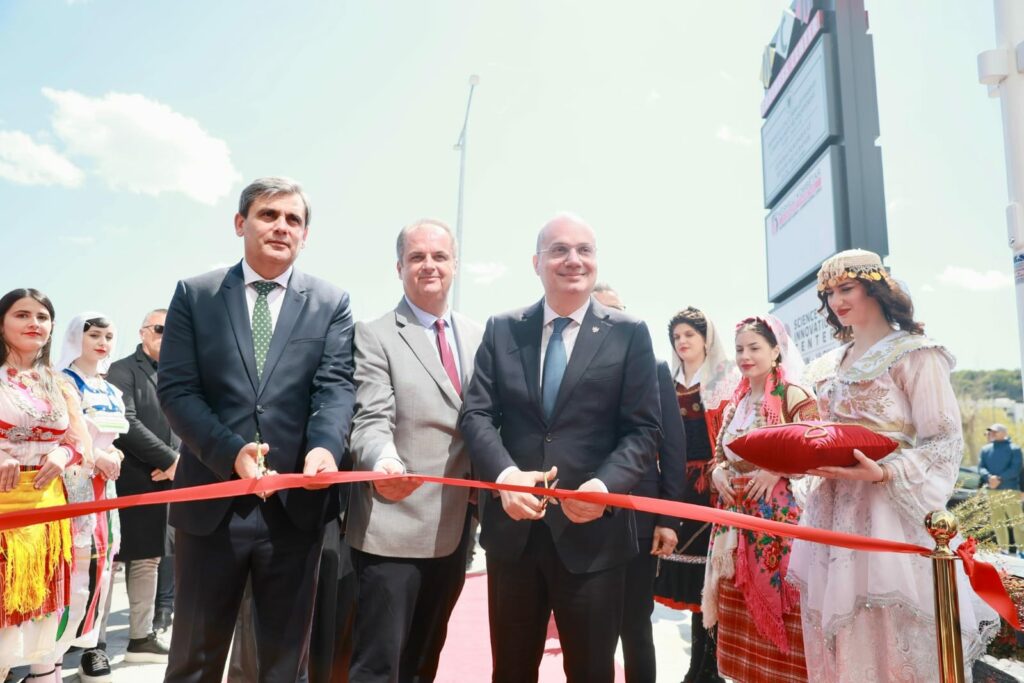 Ditë historike për shqiptarët në Mal të Zi, inaugurohet Konsullata e Përgjithshme e Shqipërisë në Ulqin
