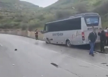 “Autobusi u bë përshesh”, trajneri i Skënderbeut tregon pasojat e aksidentit para ndeshjes: Jemi të tronditur