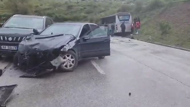 Aksidenti i autobusit të skuadrës së Skënderbeut, Federata zyrtarizon shtyrjen e ndeshjes