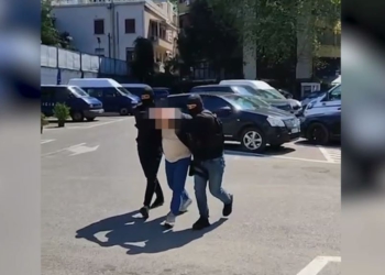 I kërkuar në Itali për grup kriminal dhe falsifikim dokumentash, arrestohet 45-vjeçari në Tiranë