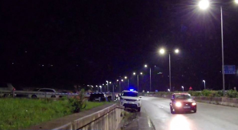 Plagosja e 4 personave, motori i autorëve erdhi nga zona e Arbanës. Analizohen kamerat e sigurisë në zonën përreth