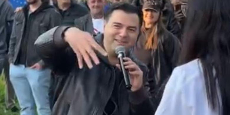“Çfarë muzike dëgjon?”/ Basha batuta me të rinjtë: Kur jam në timon Unikatilin, ku të mbetën shokët