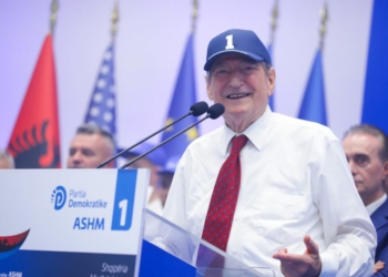 “Brenda 100 ditëve do shkrihet e-Albania”, tjetër premtim ‘bombë’ nga Berisha: Do t’i kthejmë zyrat si në kohën time