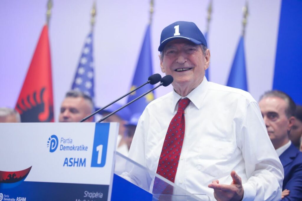 “Brenda 100 ditëve do shkrihet e-Albania”, tjetër premtim ‘bombë’ nga Berisha: Do t’i kthejmë zyrat si në kohën time