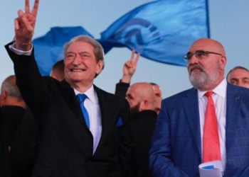 Berisha zotohet për negociata me Trumpin: Do ta bind që të na i bëjë tarifat zero!