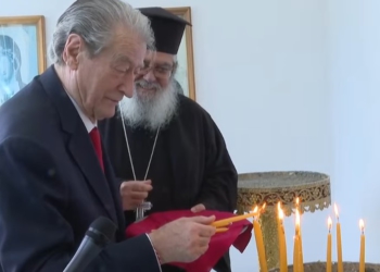 VIDEO/ Berisha ndez qirinj në Kishën e Kavajës: Kam dy dëshira, njëra për fitoren e 11 majit…