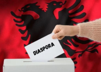 Zgjedhjet/ Greqia ‘zonë problematike’, KQZ njofton emigrantët: Posta u ka dërguar njoftimet për marrjen e zarfeve!