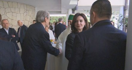 Pashka nuk bashkon politikën! Spiropali i kthen kurrizin, Berisha: Vitin tjetër pa Anti-Krishtin