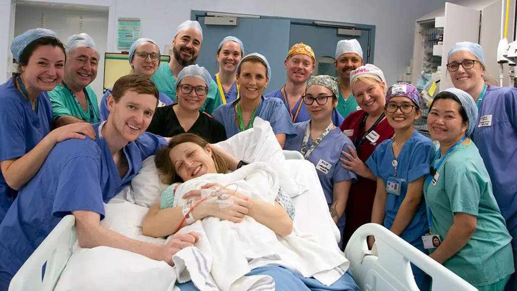 “Një mrekulli”, nëna me mitër të transplantuar sjell në jetë një bebe