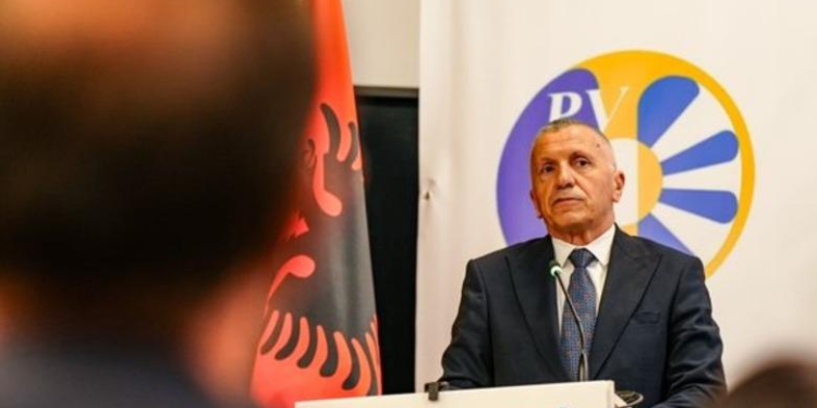Demo Berisha, pjesë e qeverisë serbe/ Kamberi: E papranueshme! Është simbol i mohimit të Kosovës