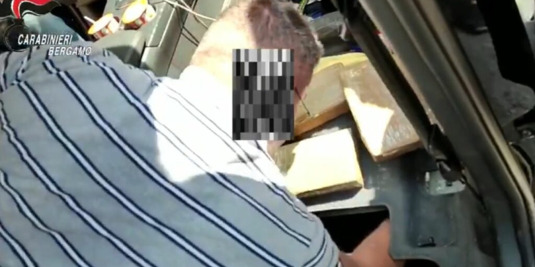Goditet grupi që trafikonte kokainë në Itali, të përfshirë edhe shqiptarët