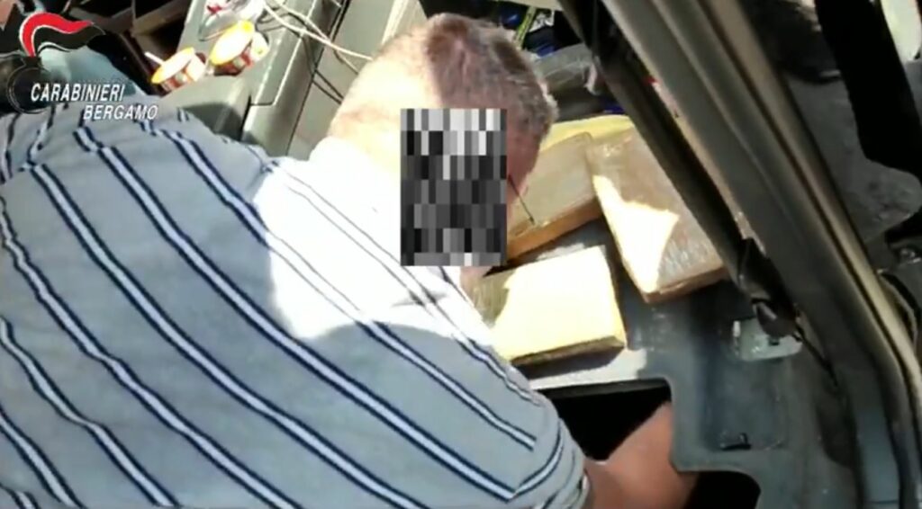 Goditet grupi që trafikonte kokainë në Itali, të përfshirë edhe shqiptarët