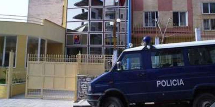Rreth 20 orë në gjurmët e të kërkuarve të rrezikshëm/ Operacion “Top Secret”, Policia mësyn në Ksamil