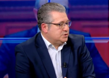 Tarifat ‘Trump’ trazojnë botën/ Minxhozi: Amerika po përgatitet për një betejë epokale. Trump kërkon të ndajë Rusinë nga Kina