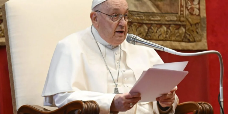 “Nëse nuk martohem me ty…”/ Zbulohet dashuria e parë e Papa Françeskut, letra që i ndryshoi jetën