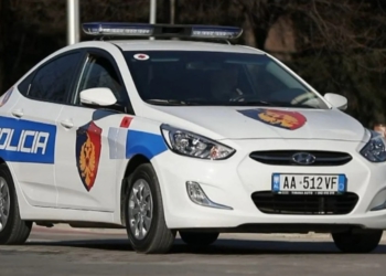 Kërcënonte me thikë bashkëshorten, arrestohet 64-vjeçari në Korçë