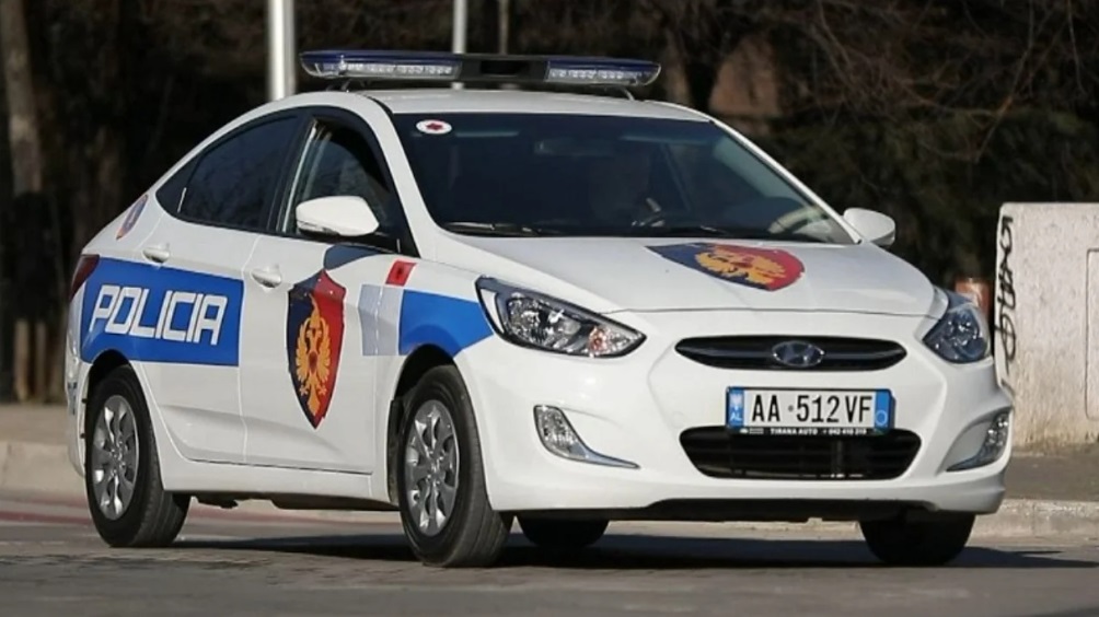 Kërcënonte me thikë bashkëshorten, arrestohet 64-vjeçari në Korçë