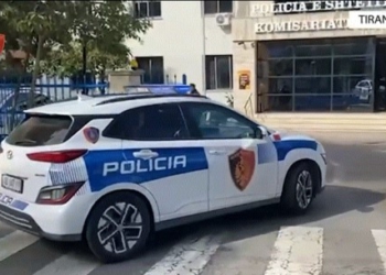 “Kishte hematoma!”/ Komiteti i Helsinkit denoncon: 14-vjeçari u arrestua pasi hodhi kapsolla, u dhunua nga policia