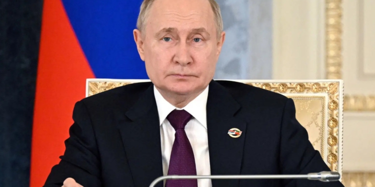Armëpushim për Pashkët/ Putin ndalon luftimet në Ukrainë deri të hënën