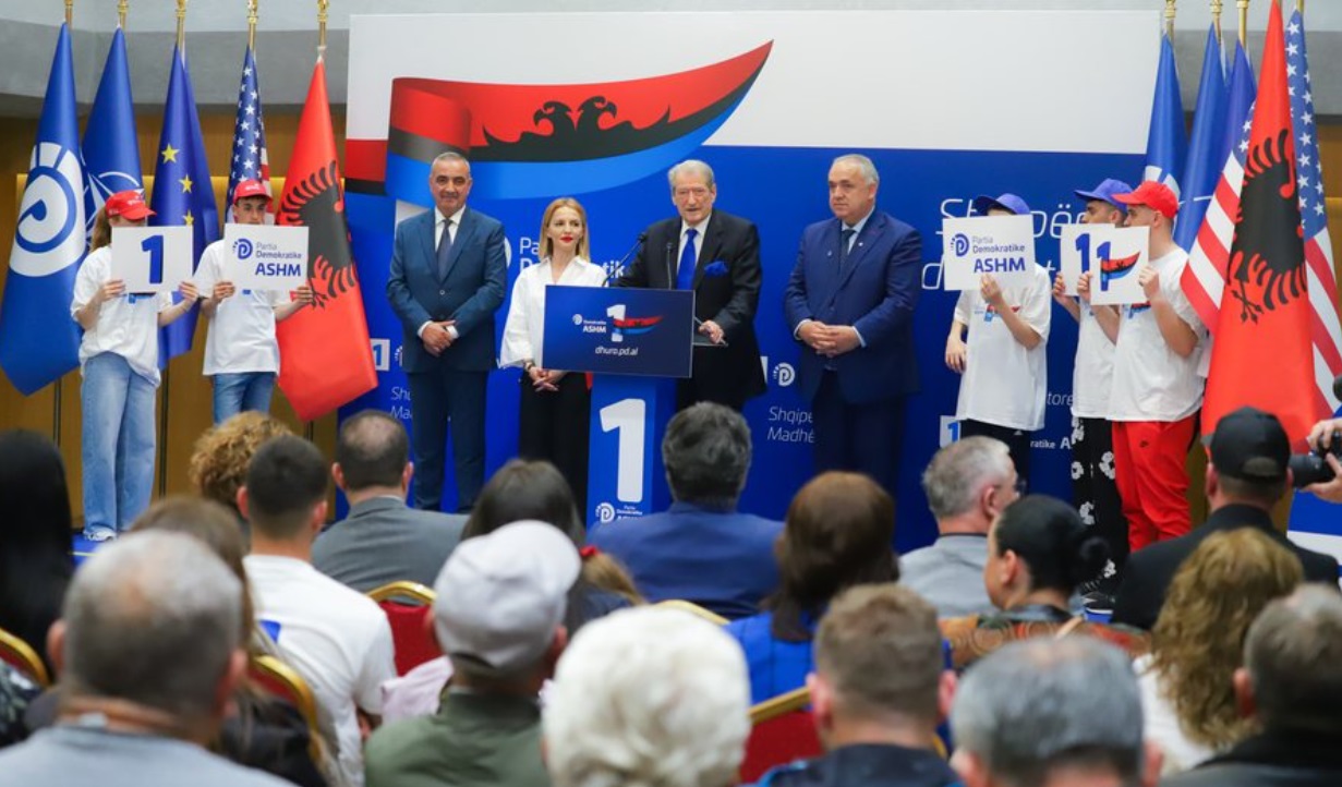 “Rama vjedh edhe pensionet e shqiptarëve”, Berisha: Po e ndjen fundin o Edvin, prandaj s’del në debat