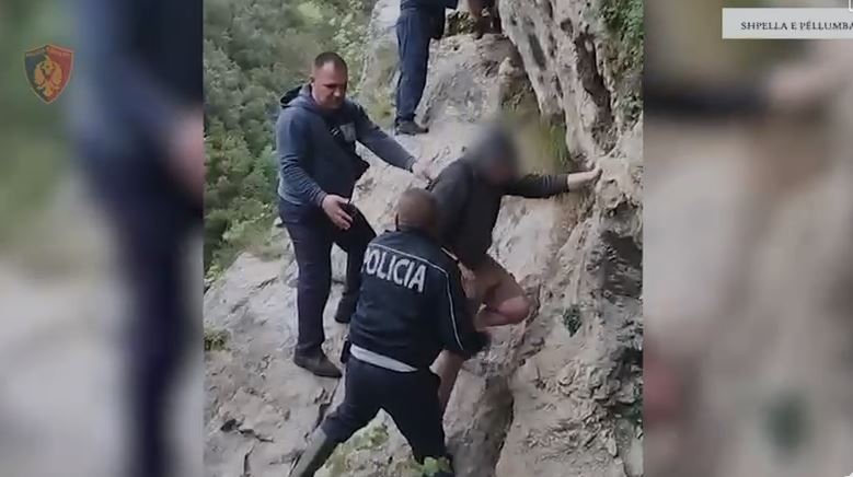 Mbetën të bllokuar në  “Shpellën e Pëllumbasit”, shpëtohen 4 turistët çek