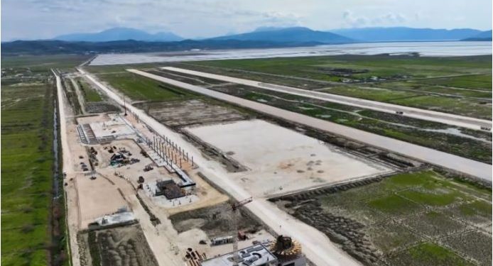 Ra nga lartësia teksa punonte në terminalin e aeroportit të Vlorës, humb jetën punëtori 39-vjeçar