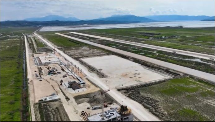 Ra nga lartësia teksa punonte në terminalin e aeroportit të Vlorës, humb jetën punëtori 39-vjeçar