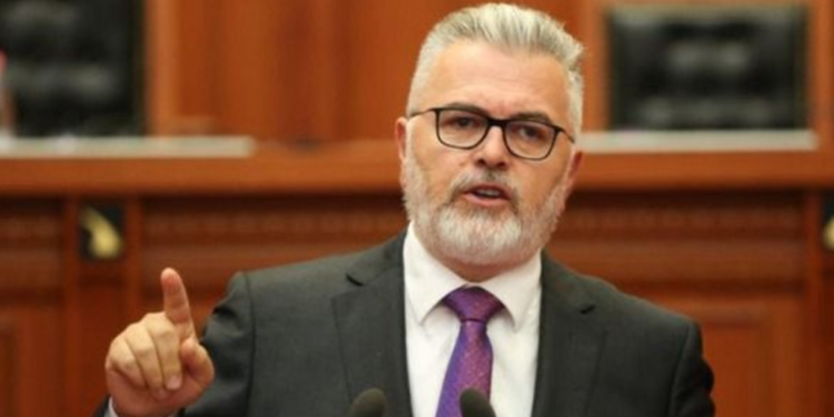 “BE s’është parajsë, as ne engjëj. Edhe atje luftohet me korrupsionin”, Toni Gogu: Mandati i 4 ka të bëjë me anëtarësimin dhe vazhdimin e reformave