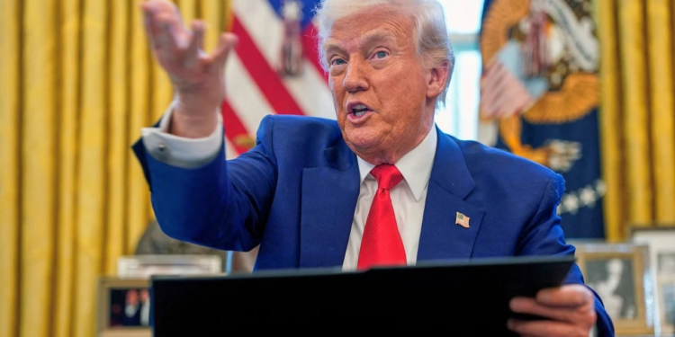 Si ndryshoi mendje Trump për tarifat, vendimet zbuluan përçarjet brenda ekipit të Presidentit