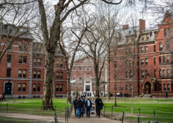 “Harvard” kërcënohet nga administrata amerikane të mos regjistrojë më studentë ndërkombëtarë