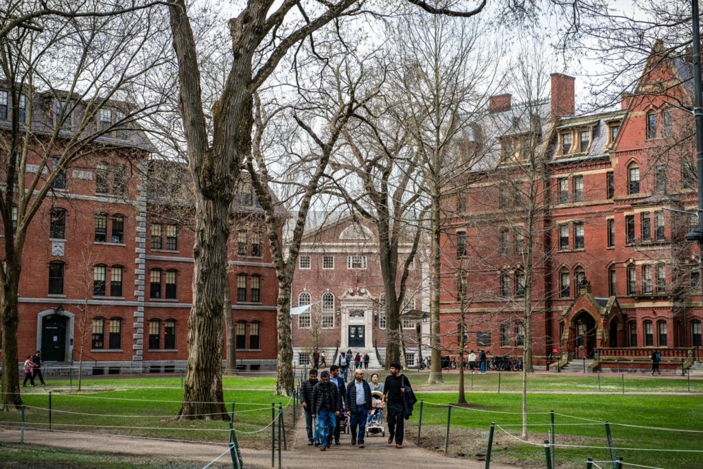 “Harvard” kërcënohet nga administrata amerikane të mos regjistrojë më studentë ndërkombëtarë