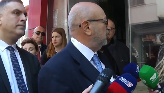 Garë e pabarabartë në zgjedhje me Ilir Metën në burg? Ja si përgjigjet kreu i misionit të OSBE në Tiranë
