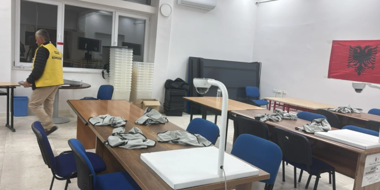Numërohen 170/587 kuti në Fier, socialistët 17 mijë vota më shumë, synojnë mandatin e 12-të në këtë qark
