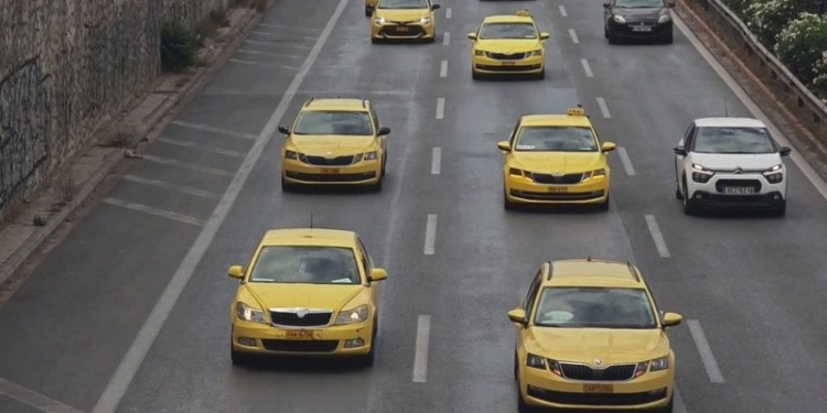 Greva në Greqi, taksistët bllokojnë aeroportin e Athinës