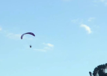 Balona kalon gjatë takimit të Ramës në Berat: Ky është Alketi Islami, që e sheh nga lart Shqipërinë prej vitit ‘91! Ai e di sa kemi ndryshuar